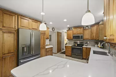 125 Coach House Drive, Madison, WI 53714 - Photo 10