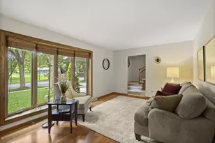 125 Coach House Dr, Madison, WI 53714 - Photo 6