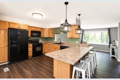 724 Crist Road, Beloit, WI 53511 - Photo 8