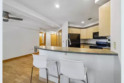 111 N Hamilton Street #203, Madison, WI 53703 - Photo 6