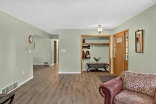 726 Rockshire Dr, Janesville, WI 53546 - Photo 10