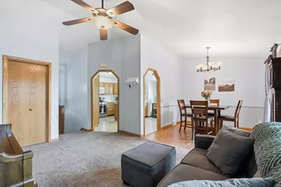 699 Robin Drive, Sun Prairie, WI 53590 - Photo 2