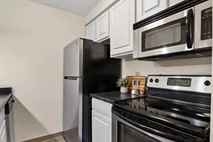 2410 Independence Ln, Madison, WI 53704 - Photo 14