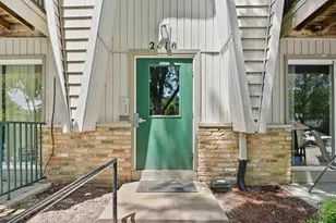 2410 Independence Ln, Madison, WI 53704 - Photo 4