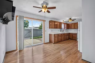 1307 Sunfield St, Sun Prairie, WI 53590 - Photo 6