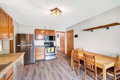 3021 Dorchester Way, Madison, WI 53719 - Photo 10