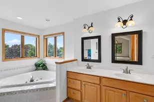 3018 Bosshard Dr, Fitchburg, WI 53711 - Photo 30