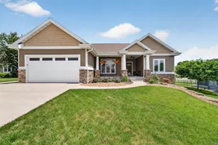 280 Drumlin Cir, Oregon, WI 53575 - Photo 2