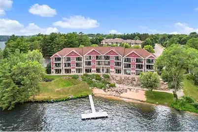 680 E Hiawatha Drive #401, Wisconsin Dells, WI 53965 - Photo 1