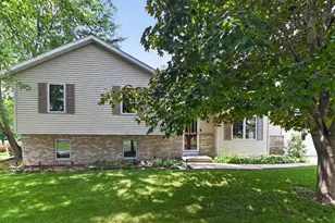 903 Crysta Trail, Cottage Grove, WI 53527 - Photo 4