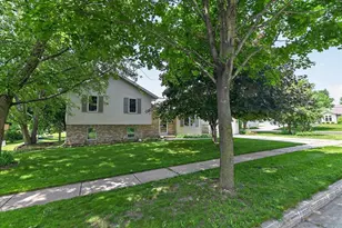 903 Crysta Trail, Cottage Grove, WI 53527 - Photo 2