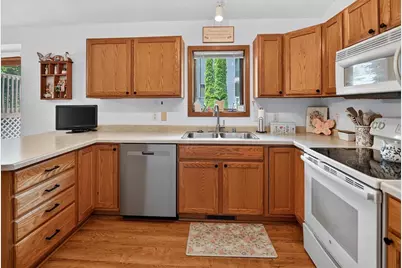903 Crysta Trail, Cottage Grove, WI 53527 - Photo 16