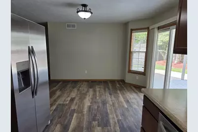 2221 Alongi Lane, Beloit, WI 53511 - Photo 8