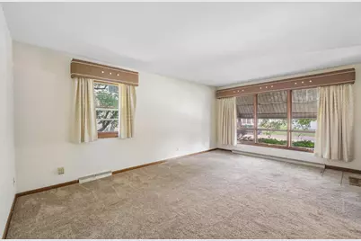 115 E Emmett Street, Portage, WI 53901 - Photo 4