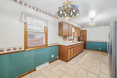 115 E Emmett Street, Portage, WI 53901 - Photo 6