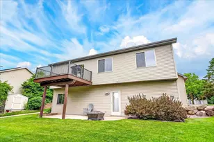 912 Vista Ridge Dr, Mount Horeb, WI 53572 - Photo 6