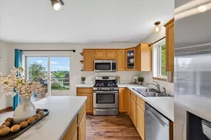 912 Vista Ridge Dr, Mount Horeb, WI 53572 - Photo 24