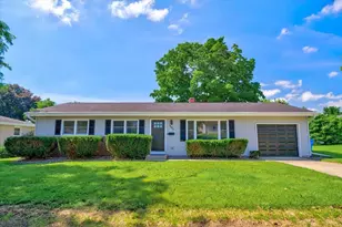 505 Mark Dr, Verona, WI 53593 - Photo 2