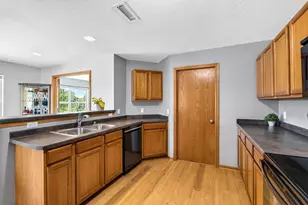 4817 Poplar Creek Dr, Madison, WI 53718 - Photo 18