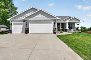 541 Rimrock Rd, Janesville, WI 53548 - Photo 2
