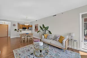 360 W Washington Ave, Madison, WI 53703 - Photo 8