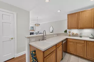 360 W Washington Ave, Madison, WI 53703 - Photo 14
