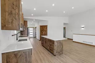 2158 Eastridge Cir, Reedsburg, WI 53959 - Photo 10
