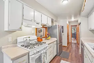 4526 Anniversary Ln, Madison, WI 53704 - Photo 20