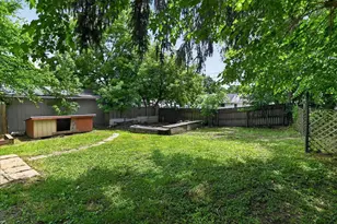 4345 Lilac Ln, Madison, WI 53711 - Photo 6