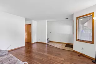 810 S Gammon Rd, Madison, WI 53719 - Photo 8