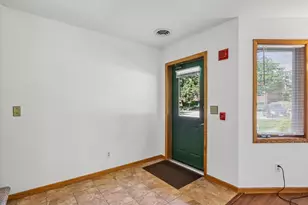 810 S Gammon Rd, Madison, WI 53719 - Photo 4
