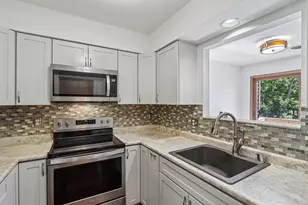 810 S Gammon Rd, Madison, WI 53719 - Photo 12