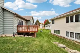 113 Jennifer Cir, Mount Horeb, WI 53572 - Photo 8