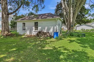 134 S Mill St, Juneau, WI 53039 - Photo 2