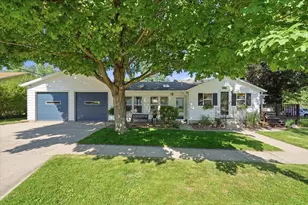 1102 Grant St, Fort Atkinson, WI 53538 - Photo 2