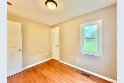 2002 S Harrison Avenue, Beloit, WI 53511 - Photo 10