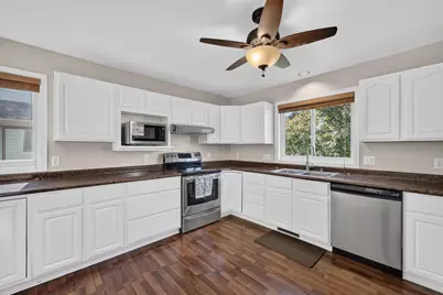 1757 Colony Circle, Sun Prairie, WI 53590 - Photo 10