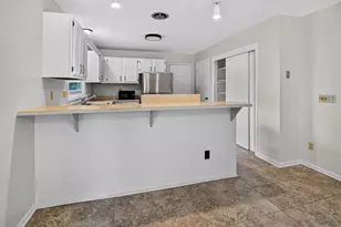 6806 Stratford Dr, Madison, WI 53719 - Photo 8