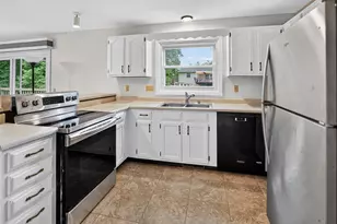 6806 Stratford Dr, Madison, WI 53719 - Photo 10