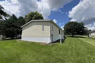 2018 Edgeview Dr, Monroe, WI 53566 - Photo 6