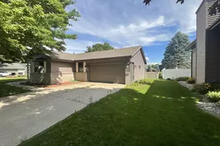 4409 Southwyck Dr, Janesville, WI 53546 - Photo 2