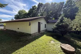 E2672 Remington Dr, La Valle, WI 53941 - Photo 40