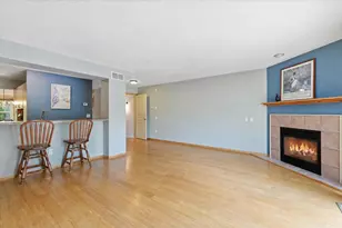 5462 Coachman Pl, Fitchburg, WI 53711 - Photo 4