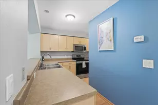 5462 Coachman Pl, Fitchburg, WI 53711 - Photo 10