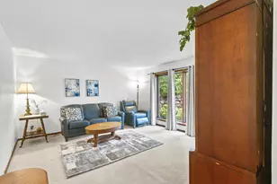 860 Iroquois Cir, Baraboo, WI 53913 - Photo 2