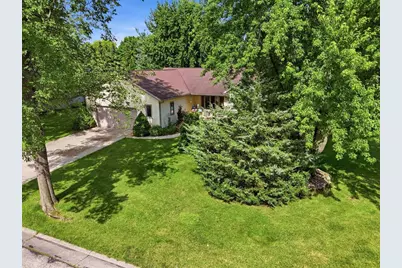 800 Sunset Drive, Cottage Grove, WI 53527 - Photo 2