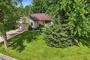 800 Sunset Dr, Cottage Grove, WI 53527 - Photo 2