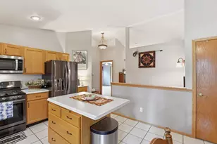 800 Sunset Dr, Cottage Grove, WI 53527 - Photo 8