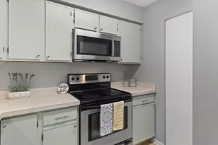 809 Harbor House Dr, Madison, WI 53719 - Photo 10