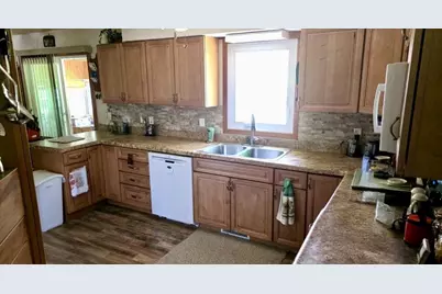 716 Thomas Drive, Sun Prairie, WI 53590 - Photo 2